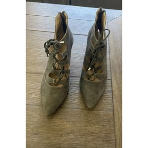 Womens Adrienne Vittadini heals